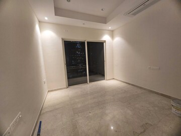 Room in 3 BHK Apartment at Indiabulls Sky Forest, Lower Parel – for Rent