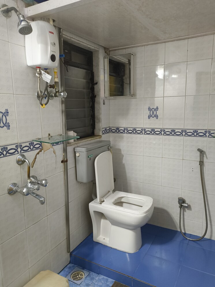 Bathroom, andheri west 2 Bedroom 680 Sq.Ft. Apartment In Andheri West Mumbai 8248212