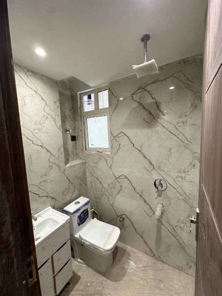 Bathroom, chattarpur 2 Bedroom 750 Sq.Ft. Apartment In Chattarpur Delhi 8246542