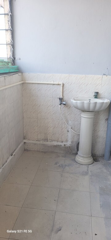Attached Bathroom in 3 BHK Apartment at Kothapet – for Rent