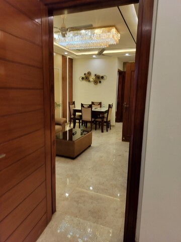 Room in 3 BHK Builder Floor at Sector 70 – for Sale
