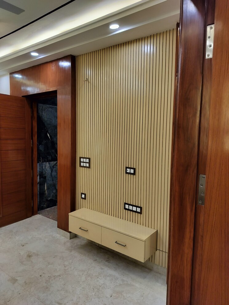 Room, sector 70 3 Bedroom 1650 Sq.Ft. Builder Floor In Sector 70 Gurgaon 8248272