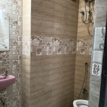 Bathroom in 1 BHK Builder Floor at Saket – for Rent