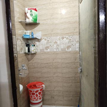 Bathroom in 1 BHK Builder Floor at Saket – for Rent