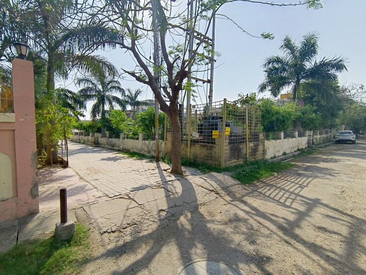 Garden, jankipuram 3 Bedroom 3000 Sq.Ft. Independent House In Jankipuram Lucknow 8248414