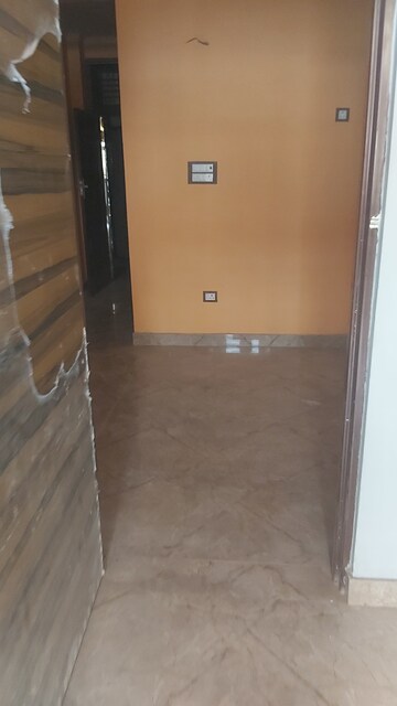 Room in 2.5 BHK Builder Floor at Mayur Vihar – for Rent