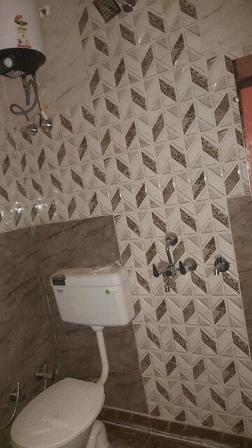 Bathroom in 2.5 BHK Builder Floor at Mayur Vihar – for Rent