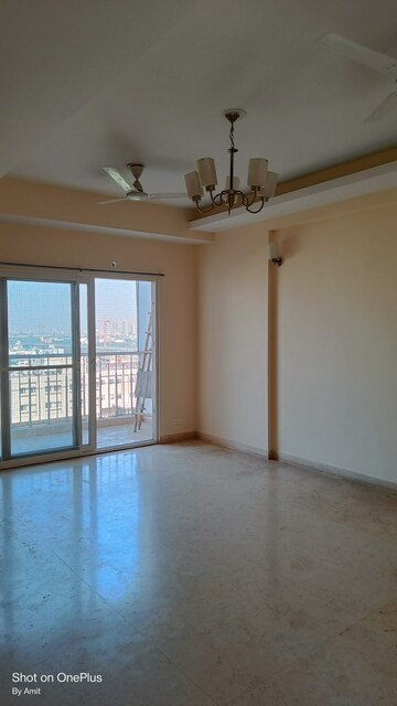 Room in 3 BHK Apartment at Mahagun Maple, Sector 50 – for Rent