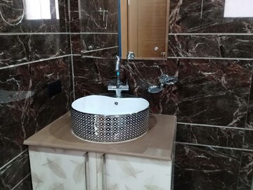 Bathroom in 3 BHK Apartment at Green Park – for Rent