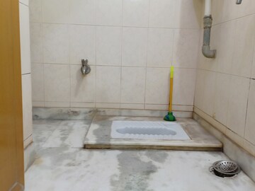 Bathroom in 1 BHK Apartment at Khirki Extension – for Rent