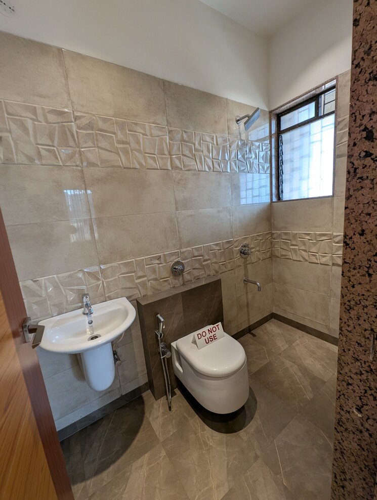 Bathroom, paradise-sai-suncity 1 Bedroom 434 Sq.Ft. Apartment In Ghot Navi Mumbai 8248480
