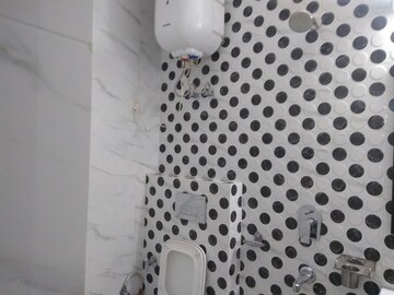 Bathroom in 1 BHK Apartment at Khirki Extension – for Rent