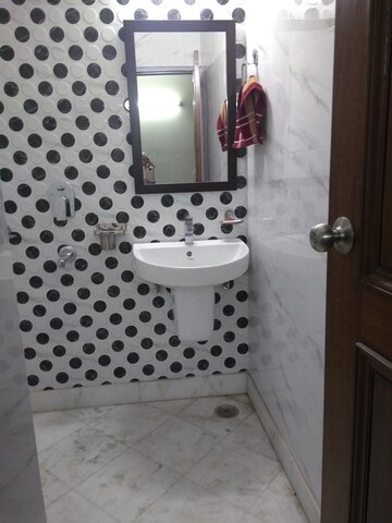 Bathroom in 1 BHK Apartment at Khirki Extension – for Rent