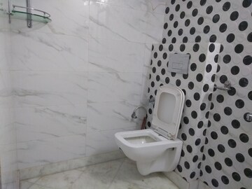 Bathroom in 1 BHK Apartment at Khirki Extension – for Rent