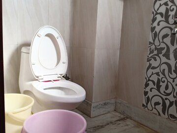 Bathroom in 2 BHK Apartment at Khirki Extension – for Rent