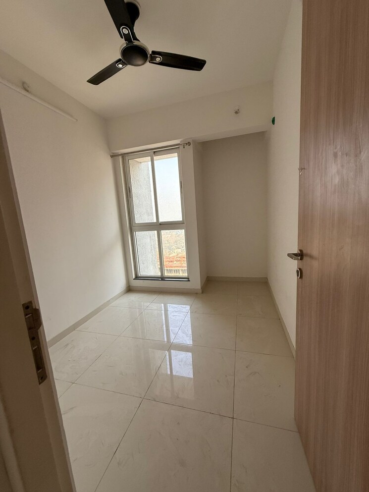 Room, godrej-emerald 1.5 Bedroom 525 Sq.Ft. Apartment In Ghodbunder Road Thane 8248603