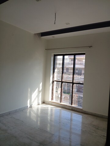 Room in 3 BHK Builder Floor at Sector 14 – for Rent