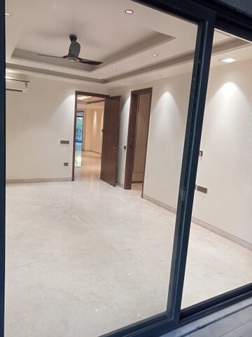 Room in 3 BHK Builder Floor at Sector 15 ii – for Rent