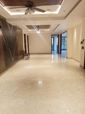 Room in 3 BHK Builder Floor at Sector 15 ii – for Rent
