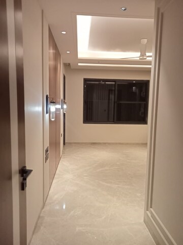 Room in 3 BHK Builder Floor at Sector 15 ii – for Rent