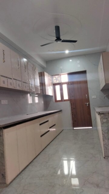 Kitchen in 3 BHK Builder Floor at Sector 15i – for Rent