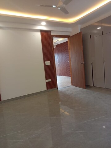 Room in 3 BHK Builder Floor at Sector 15i – for Rent