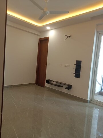 Room in 3 BHK Builder Floor at Sector 15i – for Rent