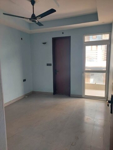 Room in 3 BHK Builder Floor at Sector 15 ii – for Rent