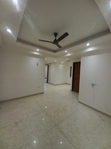 Room in 3 BHK Builder Floor at Sector 15i – for Rent
