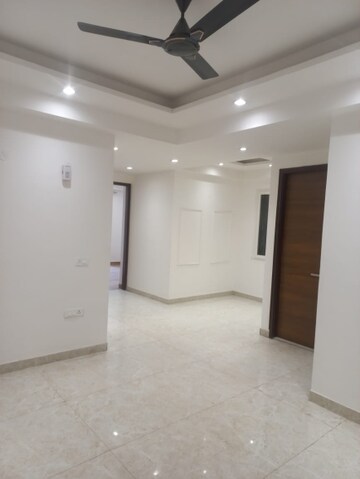 Room in 3 BHK Builder Floor at Sector 15i – for Rent