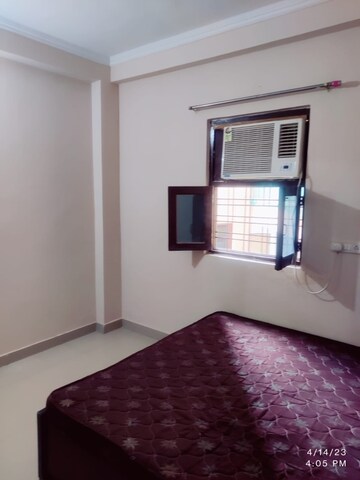 Room in 2 BHK Builder Floor at Sector 15 ii – for Rent