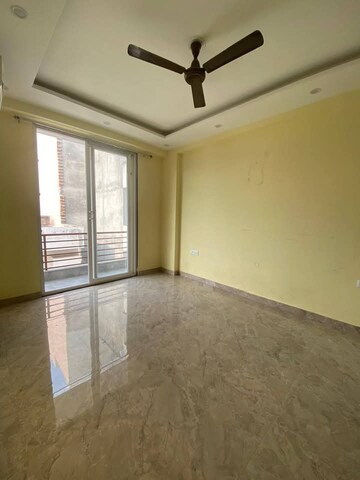 Room in 2 BHK Builder Floor at Sector 23a – for Rent
