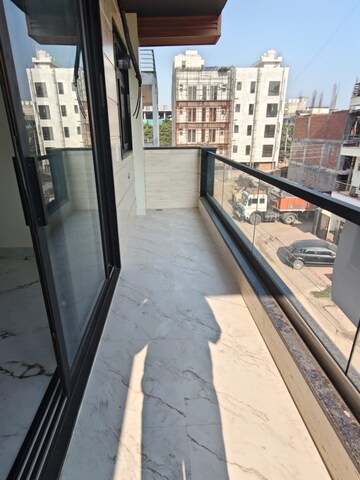 Balcony in 3 BHK Builder Floor at Sector 51 – for Rent