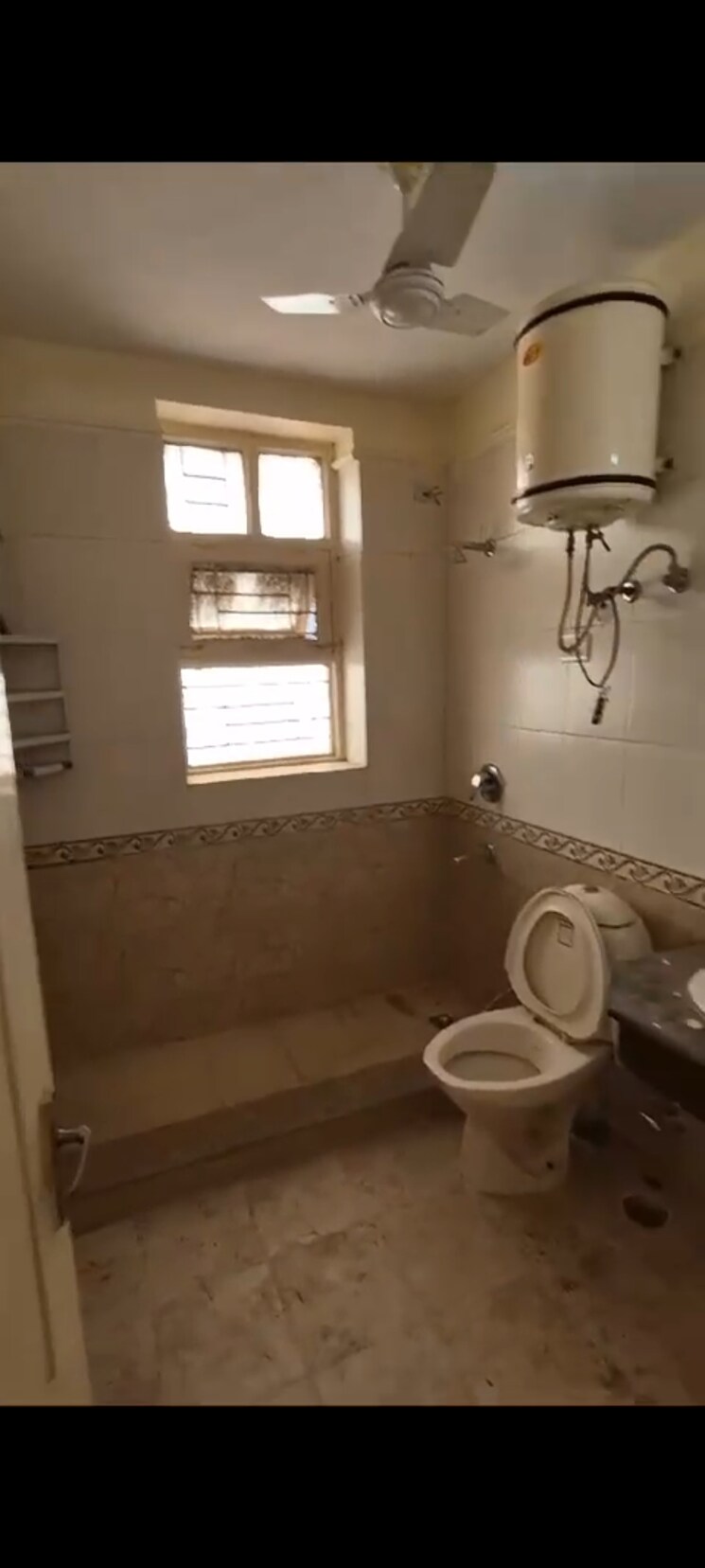 Bathroom, today-blossoms-ii 3 Bedroom 1500 Sq.Ft. Builder Floor In Sector 51 Gurgaon 8248881