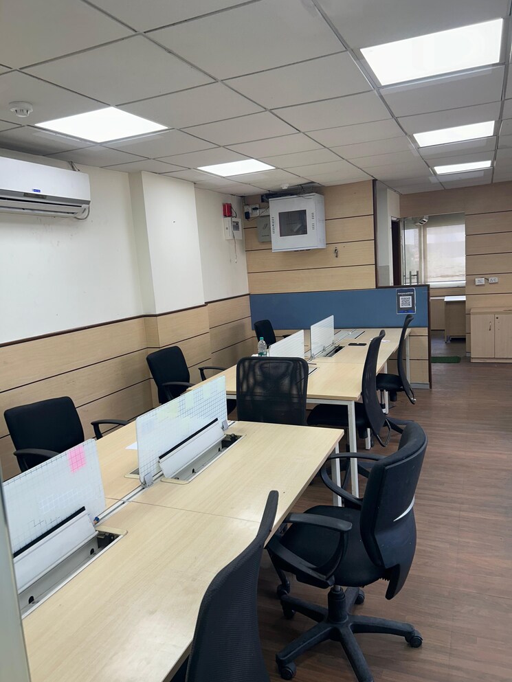 Team Area, connaught place Commercial Office Space 1000 Sq.Ft. In Connaught Place Delhi 8248882