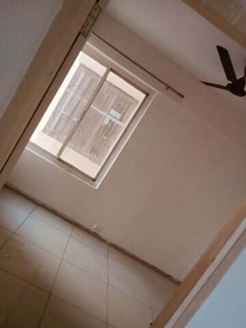 Room in 3 BHK Apartment at Wave Dream Homes, Wave City – for Rent