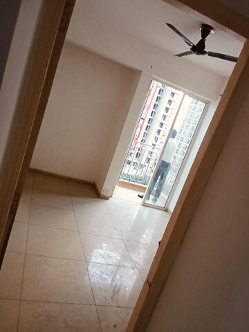 Furnished Amenities in 3 BHK Apartment at Wave Dream Homes, Wave City – for Rent