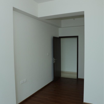 Room in 2 BHK Apartment at Lodha Vista, Dhuru Wadi – for Rent