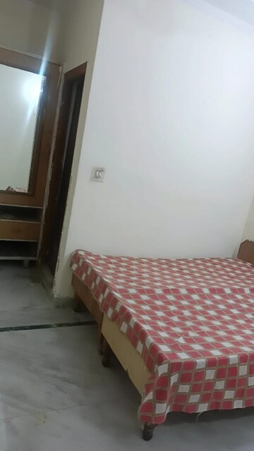 Room in 2 BHK Builder Floor at Govindpuri – for Rent