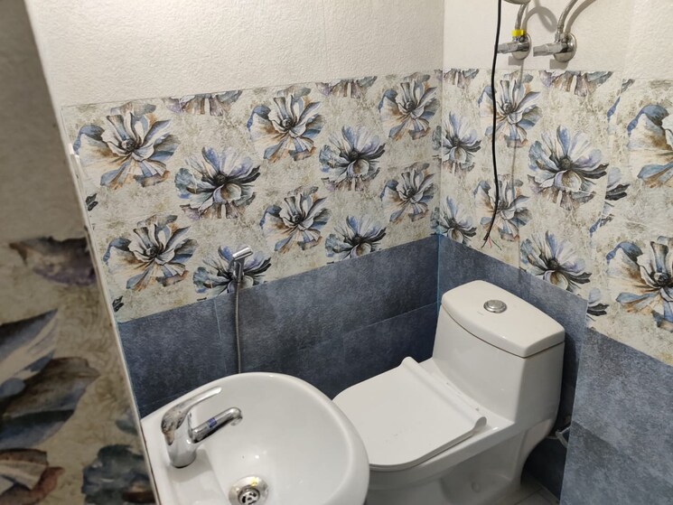 Bathroom, govindpuri 2 Bedroom 580 Sq.Ft. Builder Floor In Govindpuri Delhi 8248955