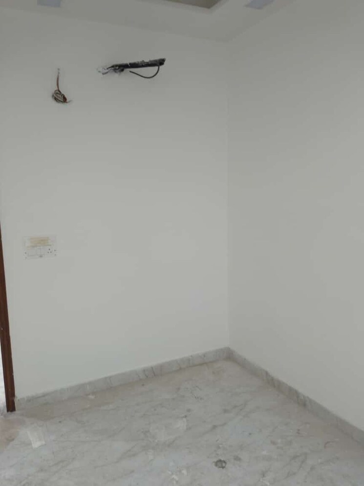 Room, shastri nagar 5 Bedroom 50 Sq.Yd. Independent House In Shastri Nagar Delhi 8248956