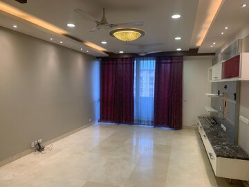 Room in 4 BHK Apartment at Vatika City, Sector 49 – for Rent