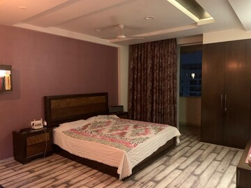 Bedroom in 4 BHK Apartment at Vatika City, Sector 49 – for Rent