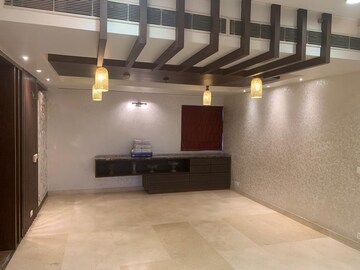 Room in 4 BHK Apartment at Vatika City, Sector 49 – for Rent