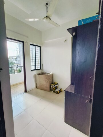 Room in 1.5 BHK Apartment at Nirman Rutugandh, Nagar Road – for Rent