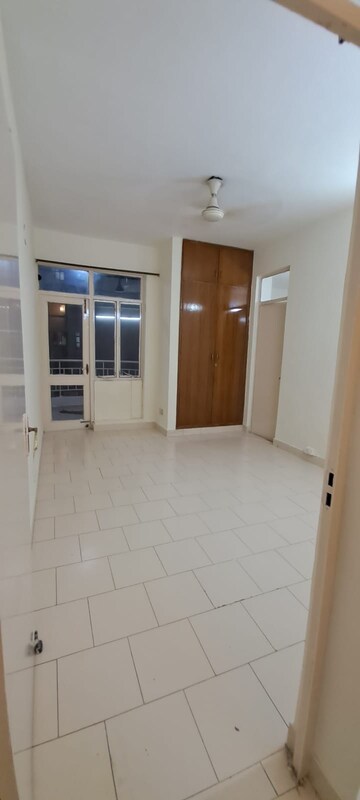 Room in 2 BHK Apartment at Maple Heights, Sector 43 – for Rent