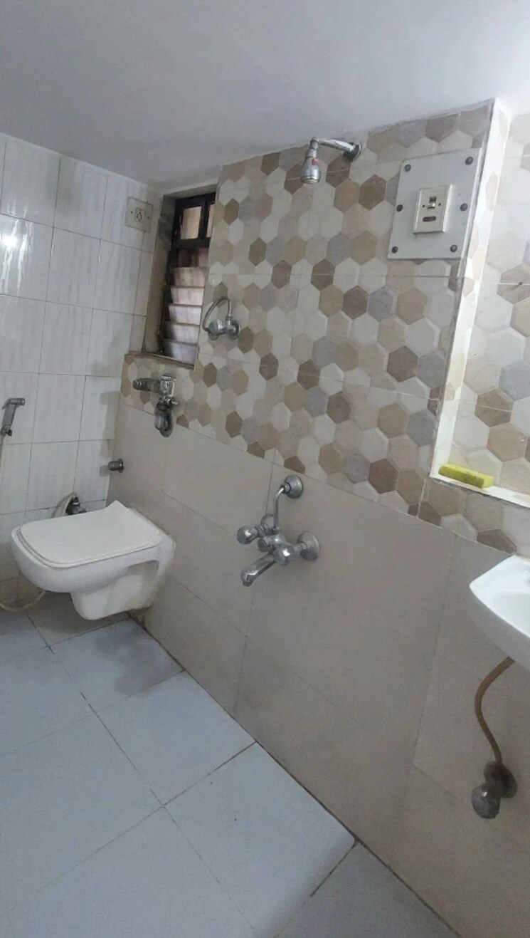 Bathroom, sonal-link-residency 1 Bedroom 650 Sq.Ft. Apartment In Malad West Mumbai 8248988