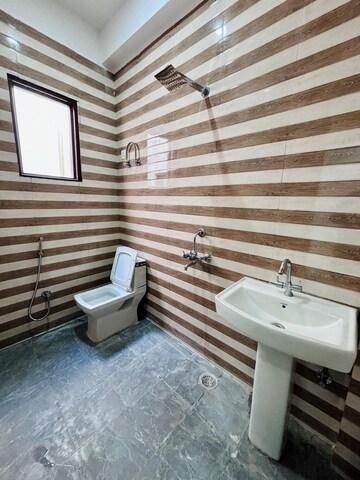 Bathroom in 4 BHK Villa at Omson Nature Valley, Sector 10 Greater Noida – for Sale