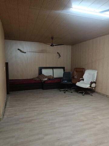 Parking in 3 BHK Apartment at DLF Richmond Park, Sector 43 – for Sale