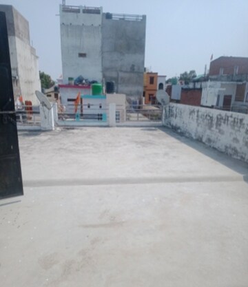 Parking in 1 BHK Villa at Aliganj – for Rent